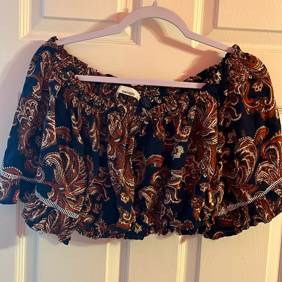 Sans Souci Tops - Crop shirt perfect for summer festival. EUC. Sans Souci Medium